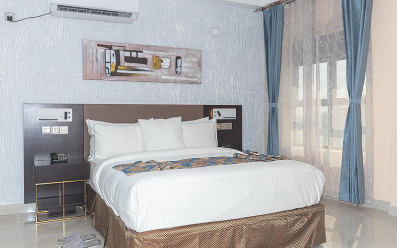 Hotel Le Figaro Дуала Екстериор снимка