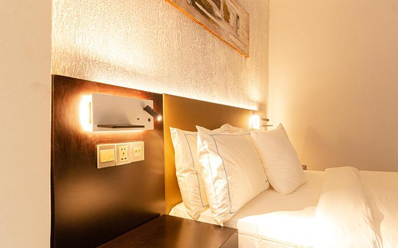 Hotel Le Figaro Дуала Екстериор снимка
