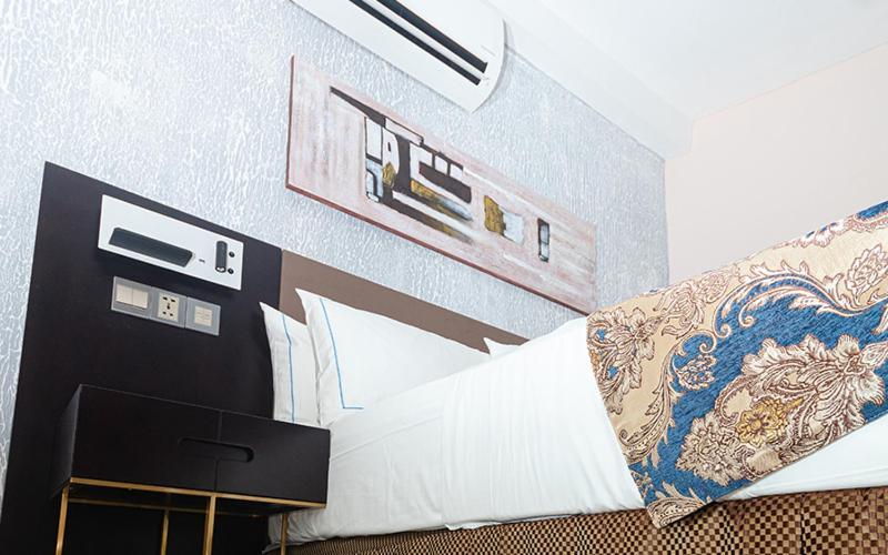 Hotel Le Figaro Дуала Екстериор снимка