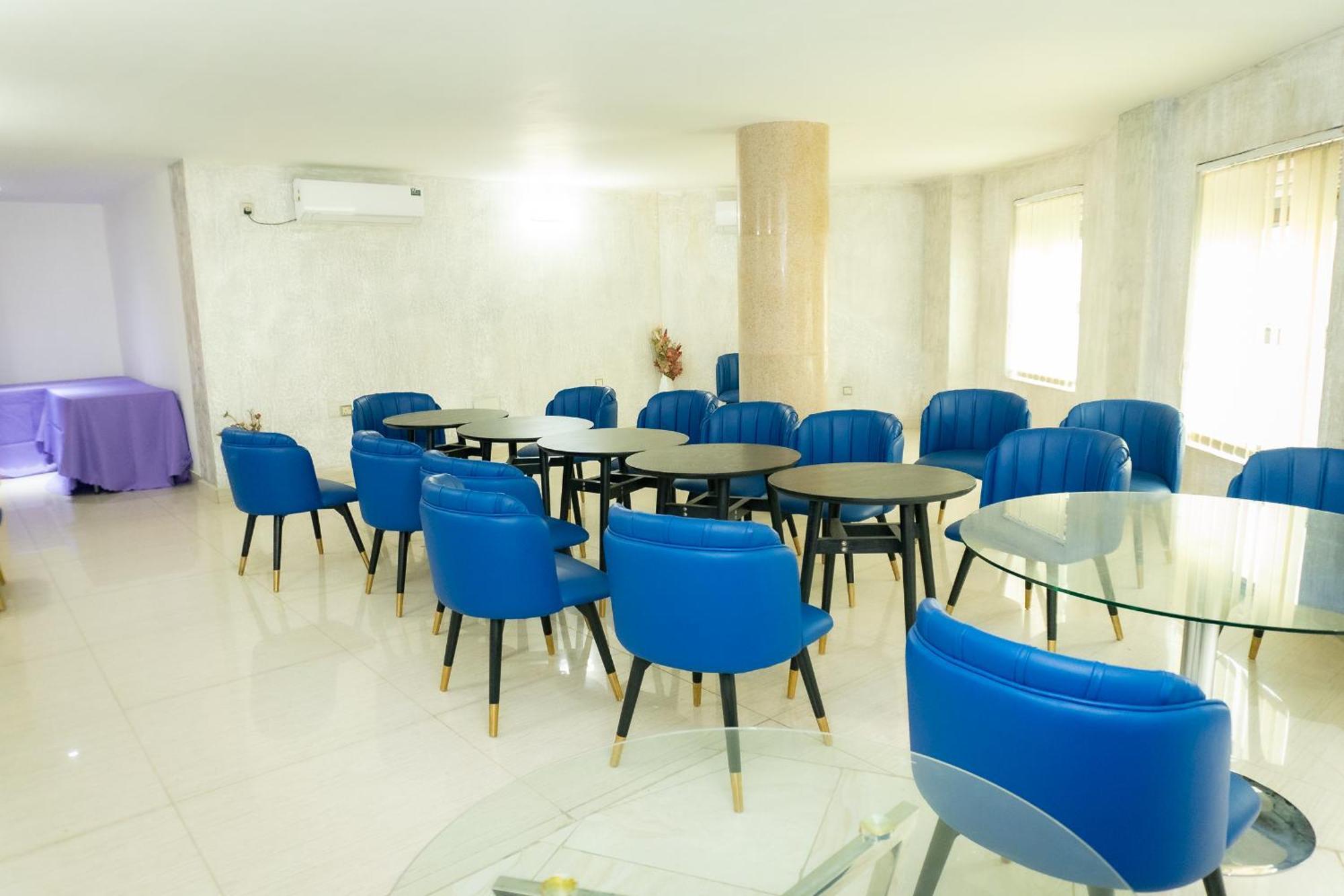 Hotel Le Figaro Дуала Екстериор снимка